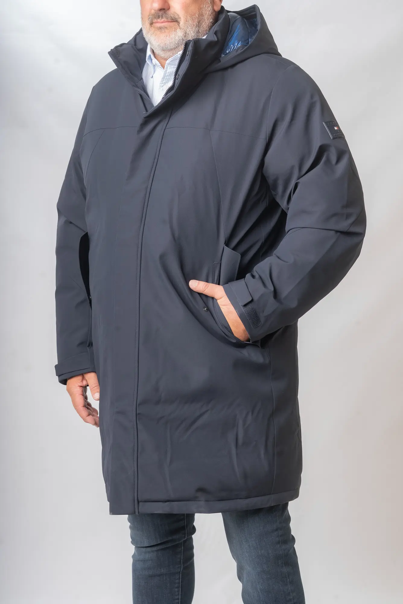 TZAKET ΠΑΡΚΑΣ TOMMY HILFIGER ΜΕ ΚΟΥΚΟΥΛΑ ΑΔΙΑΒΡΟΧΟ. TZAKET ΠΑΡΚΑΣ TOMMY HILFIGER ΜΕ ΚΟΥΚΟΥΛΑ ΑΔΙΑΒΡΟΧΟ - Image 1